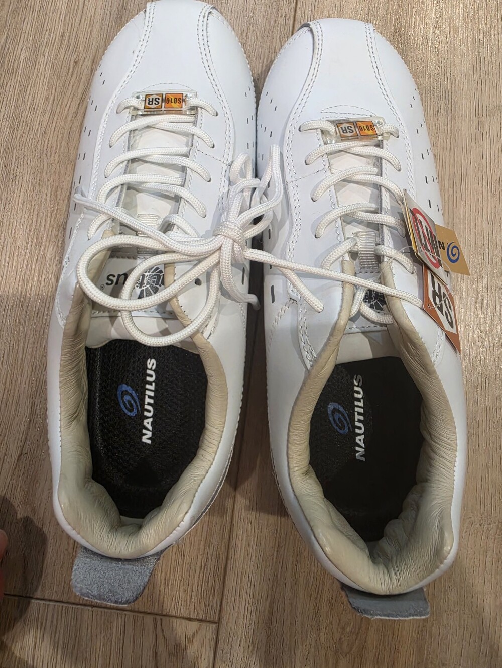 Nautilus N4041 Mens 10 Wide White ESD Work Shoes Soft Toe Slip Resistant NWT - Picture 2 of 6